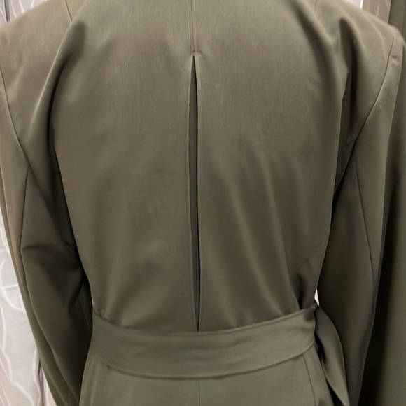 Signature by Larry Levine NWT size 12 green suit, belted jacket, wide leg pants - Picture 6 of 8